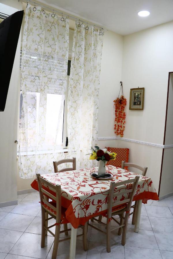 Casa Borbonica Apartment Наполи Екстериор снимка
