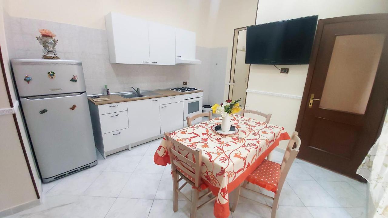 Casa Borbonica Apartment Наполи Екстериор снимка